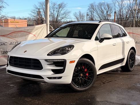 Used 2018 Porsche Macan GTS image 1