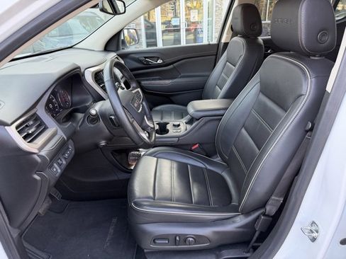 Used 2023 GMC Acadia Denali image 9