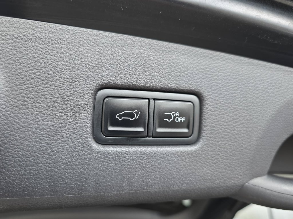 Used 2022 Kia Carnival EX FWD image 11