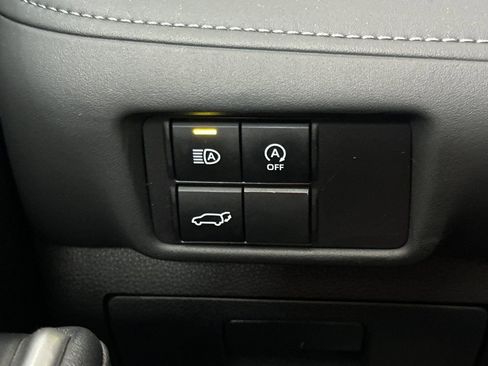 Certified 2024 Toyota Highlander XLE image 33