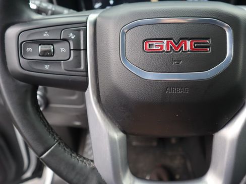 Used 2024 GMC Yukon XL SLT image 18