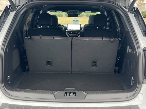 New 2026 Ford Explorer Platinum image 23