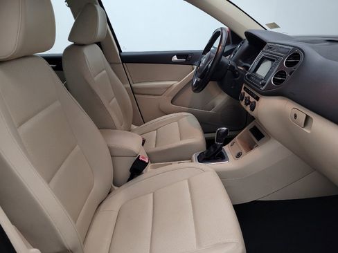 Used 2016 Volkswagen Tiguan S image 21