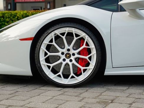 Used 2016 Lamborghini Huracan LP 610-4 Avio image 14