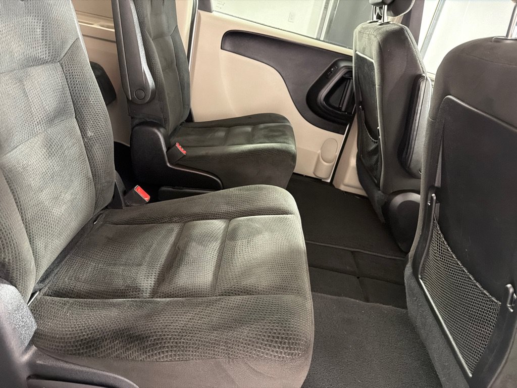 Used 2016 Dodge Grand Caravan SXT FWD image 20