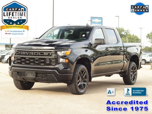 Used 2023 Chevrolet Silverado 1500 Custom Trail Boss w/ Midnight Edition AWD/4WD image 3