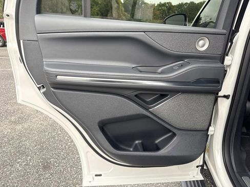 New 2025 Lincoln Navigator Reserve image 15