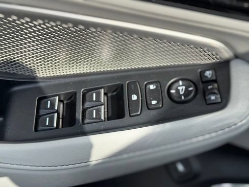 Used 2023 Acura MDX SH-AWD w/ Technology Package image 24