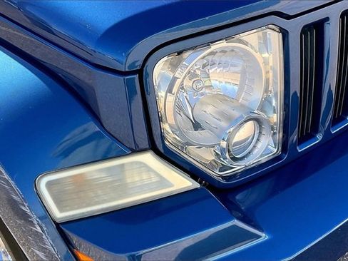 Used 2010 Jeep Liberty Sport image 24