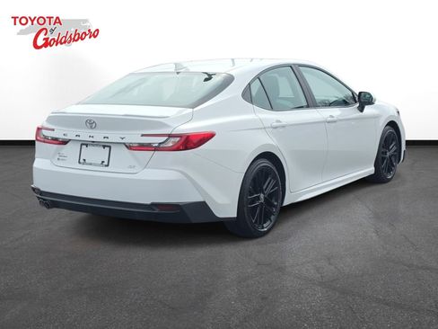Used 2025 Toyota Camry SE w/ Multimedia Upgrade Package image 5