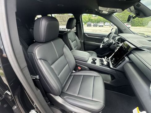 New 2026 GMC Acadia Elevation w/ Elevation Premium Package FWD image 24