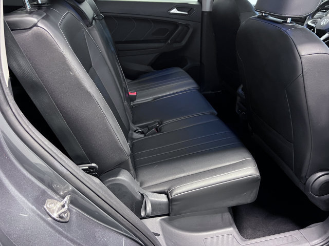 Used 2024 Volkswagen Tiguan SE FWD image 13