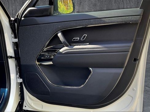 Used 2025 Land Rover Range Rover Sport Dynamic SE image 27