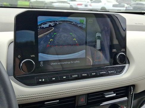 Used 2023 Nissan Rogue SL w/ SL Premium Package image 24