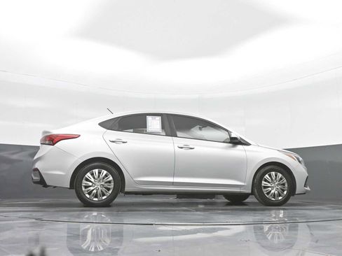 Used 2019 Hyundai Accent SE image 32