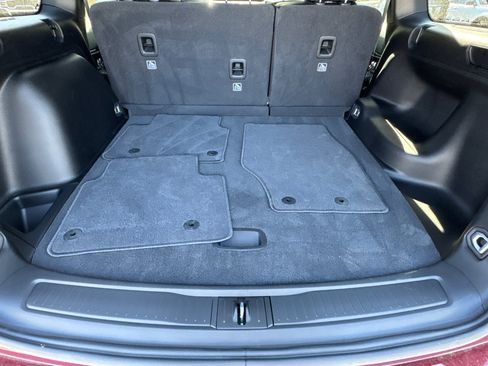 Used 2025 Jeep Grand Cherokee Altitude RWD image 21