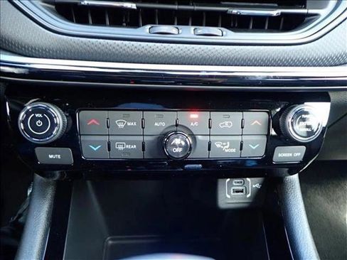 New 2025 Jeep Compass Trailhawk image 19