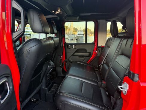 Used 2023 Jeep Wrangler Unlimited Sahara w/ Cold Weather Group image 11