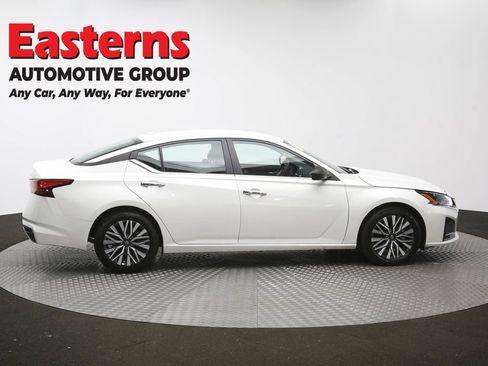 Used 2025 Nissan Altima 2.5 SV FWD image 44