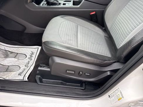 Used 2017 Ford Escape Titanium image 28