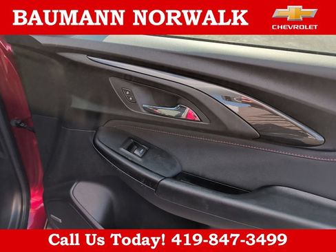 Used 2022 Chevrolet TrailBlazer RS w/ Sun and Liftgate Package AWD/4WD image 13