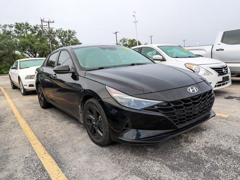 Used 2023 Hyundai Elantra Blue FWD image 6