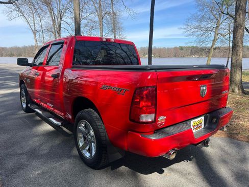 Used 2015 RAM 1500 Express AWD/4WD image 8