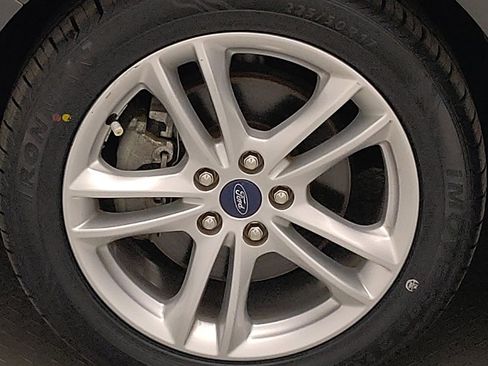 Used 2018 Ford Fusion SE w/ Fusion SE Technology Package FWD image 31