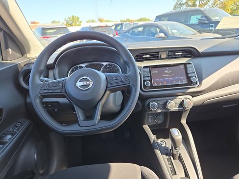 New 2025 Nissan Kicks Play S image 13