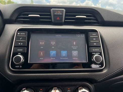 Used 2020 Nissan Versa S FWD image 22