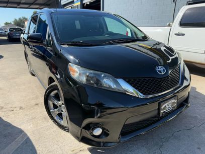 Used 2011 Toyota Sienna SE