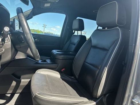 Used 2024 GMC Yukon SLT AWD/4WD image 16