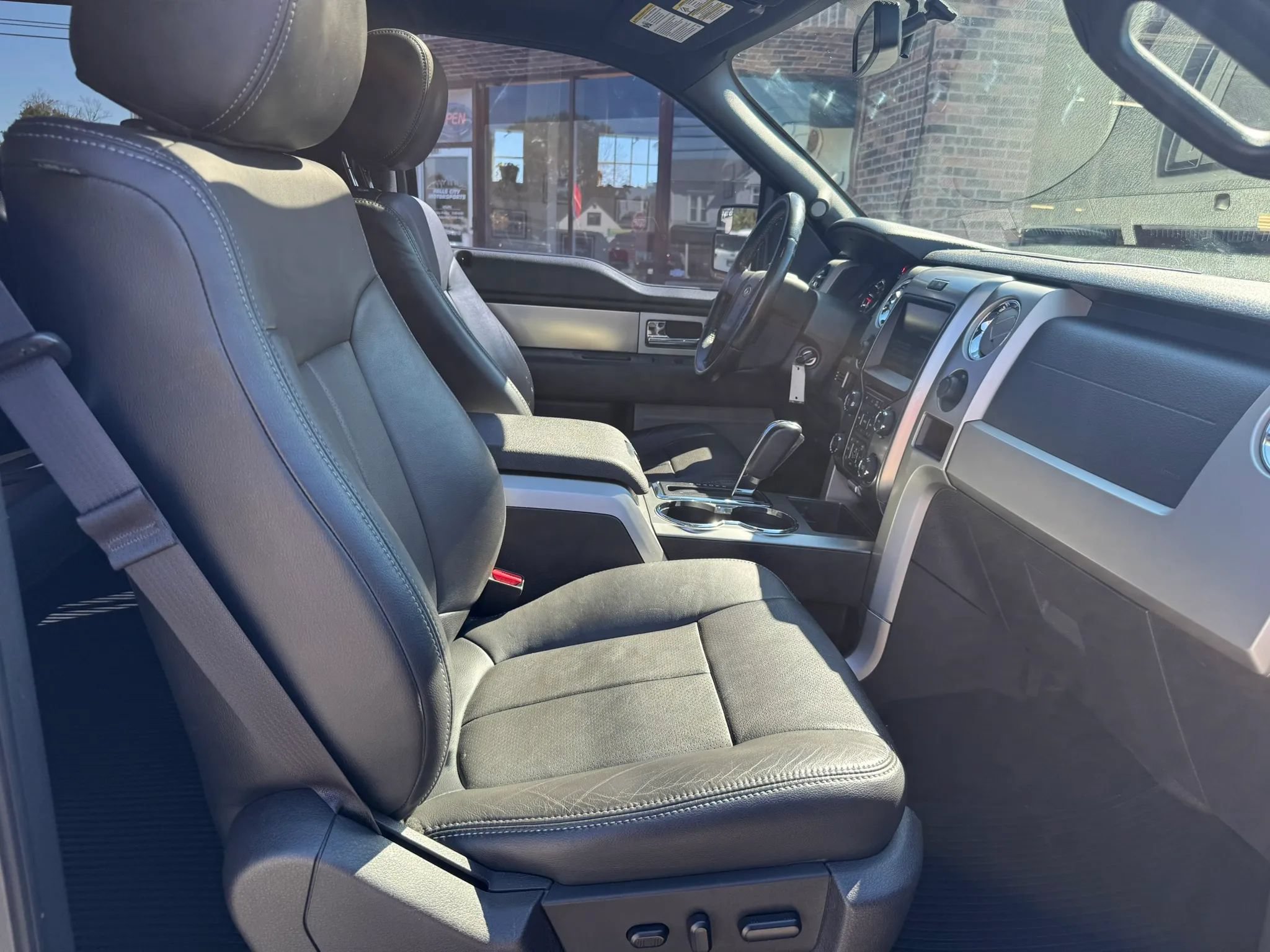 Used 2014 Ford F150 FX4 w/ Equipment Group 402A Luxury AWD/4WD image 37