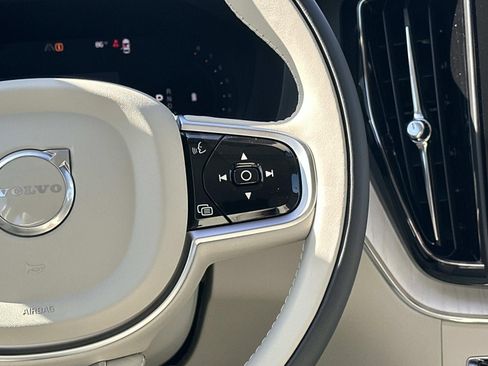 New 2026 Volvo XC60 B5 Ultra w/ Climate Package image 9