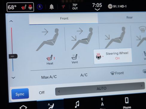 Used 2024 Chrysler Pacifica Limited image 28