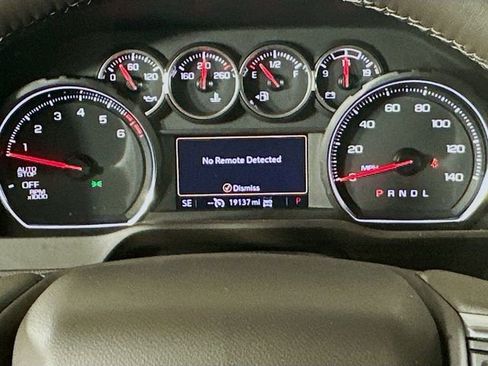 Used 2022 Chevrolet Silverado 1500 LTZ AWD/4WD image 2