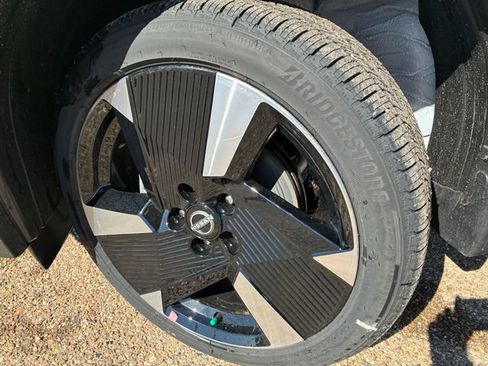 New 2026 Nissan Kicks SR image 10