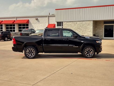 New 2026 RAM 1500 Laramie AWD/4WD image 7