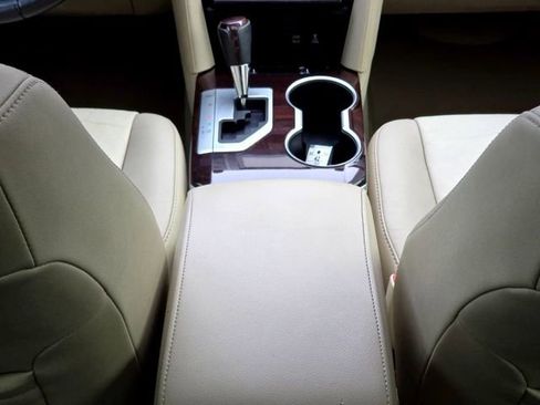 Used 2013 Toyota Camry XLE image 21