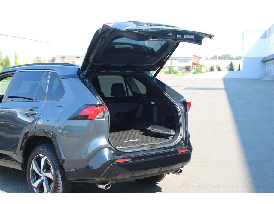 Used 2021 Toyota RAV4 SE w/ Weather & Moonroof Package AWD/4WD image 13