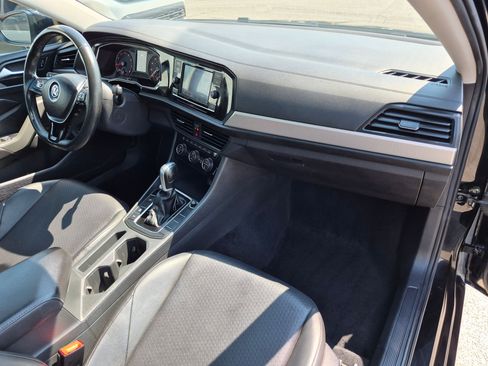 Used 2019 Volkswagen Jetta SE FWD image 32