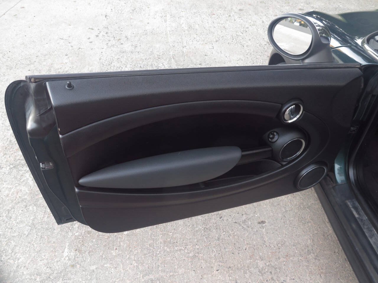 Used 2010 MINI Cooper Convertible FWD image 13