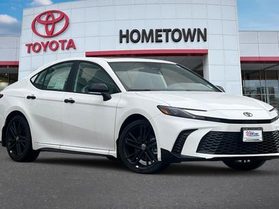 New 2026 Toyota Camry Hybrid w/ Multimedia Upgrade Package