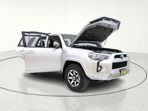 Used 2019 Toyota 4Runner TRD Off-Road Premium AWD/4WD image 11