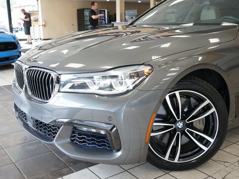 Used 2018 BMW 750i xDrive AWD/4WD image 24