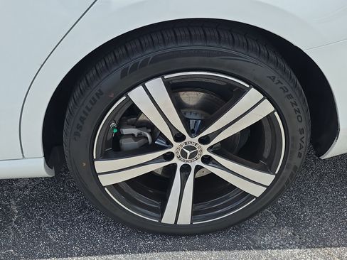 Used 2025 Mercedes-Benz C 300 Sedan image 12