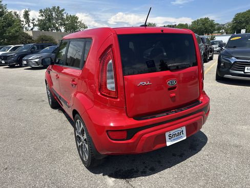 Used 2012 Kia Soul ! FWD image 5