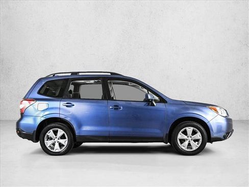 Used 2016 Subaru Forester 2.5i Premium w/ All-Weather Package AWD/4WD image 4