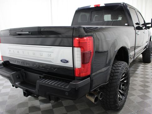 Used 2019 Ford F250 Platinum w/ Platinum Ultimate Package AWD/4WD image 30