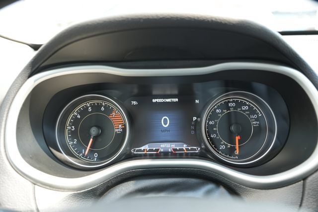 Used 2017 Jeep Cherokee Trailhawk w/ Cold Weather Group AWD/4WD image 26